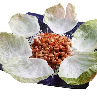 Mince chicken with lettuce cup