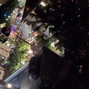 Great restaurant (Shorefyre ?) just a small 2 blocks away. Nice bar with live music nearby too.