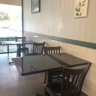 Dine in tables for enjoying a quiet lunch or dinner with friends