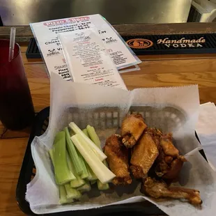 6 hot wings but I ate one so it's 5