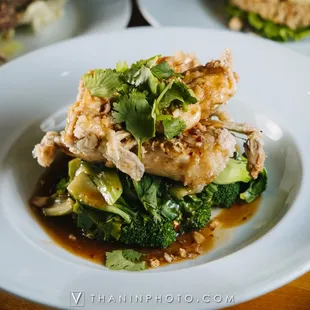 food, chicken wings and fried chicken