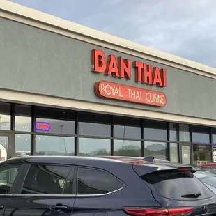 Gotta love good Thai food!