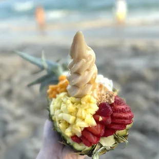 Pineapple yatch