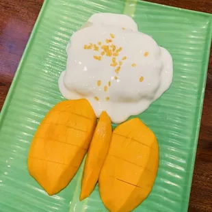 Mango &amp; sticky rice.