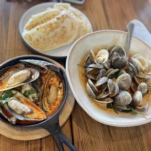 Spicy Green Mussel  Spicy Clams Roti