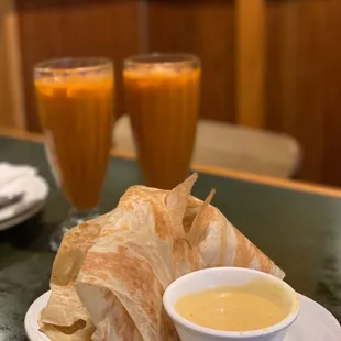 Thai Ice Tea and Roti Canai (instagram: wooneats)