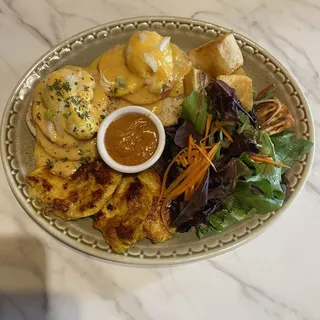 CHICKEN SATAY BENEDICT