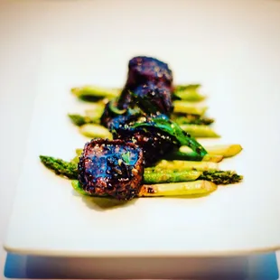 U10 Scallops Singaporean Black Pepper, curry leaf, basil with selected vegetables