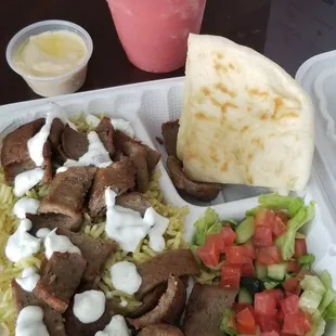 Gyro plate and strawberry smoothie