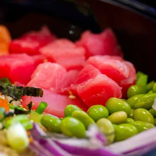 Hawaiian bowl with Quinoa and half tuna + half salmon. Contains edamame, in case you're wondering.