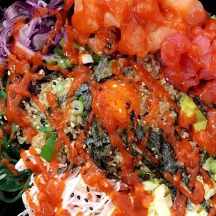Customized Chirashi Bowl: quinoa, half salmon and half tuna, sriracha