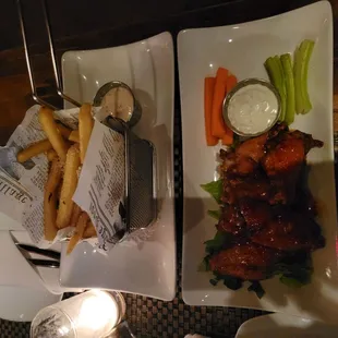 food, bbq wings, fried chicken wings, chicken wings and fried chicken, poultry, chicken wings, chicken, bbq chicken, fried chicken