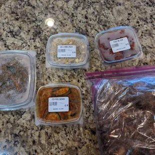 Kimchi zucchini, kimchi with radish, marinated bean sprouts, japache