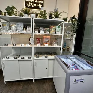 Packaged goods and freezer