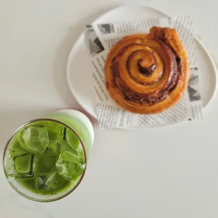 Cinamonroll and Strawberry matcha latte