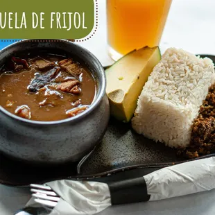 Cazuela De Frijol