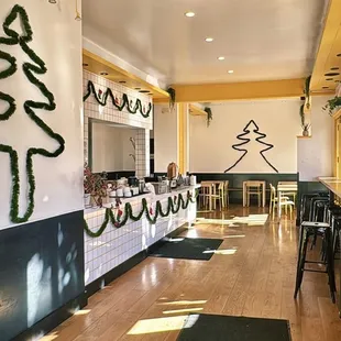 sushi and sashimi, interior