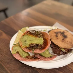 Una mulita de asada, 2 tacos de asada y uno de pastor | FOODIE IG PAGE @ DnJFoodAdventures