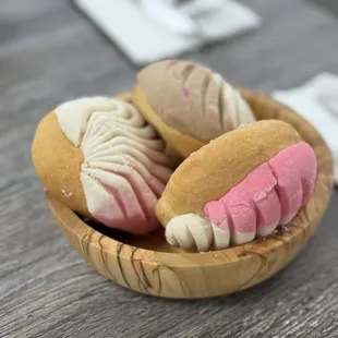 free concha if you dine-in