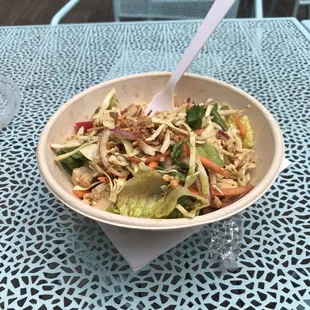 Ginger-lemon salad with chicken