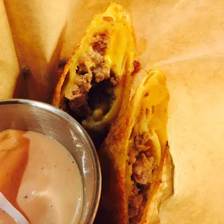 Cheeseburger Eggroll