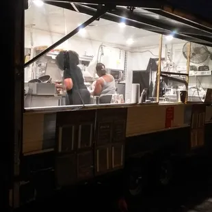 #bangingburgerstrailer #northside #hoffnerstreet #fridaynight @yelpcincy @CincyBurgerWeek