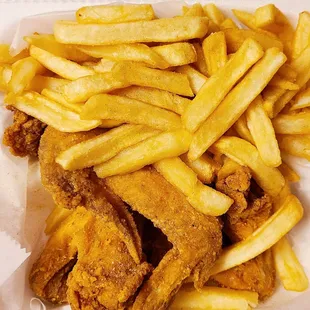 4&apos;25&apos;20 Four Wings and Fries