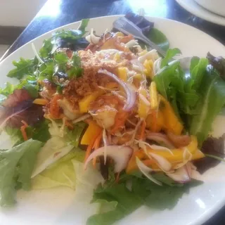Mango Shrimp Salad