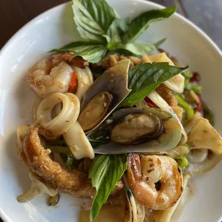 Seafood Pad Cha
