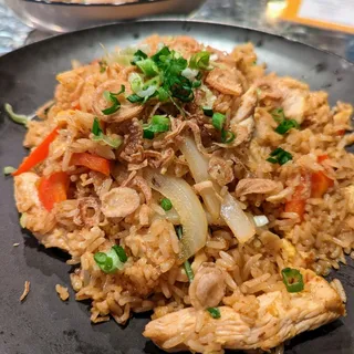 F4. Bangkok Curry Fried Rice