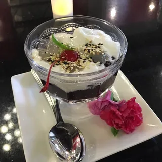 Black Rice Pudding with Plum Seeds