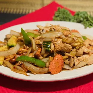 Siam cashew chicken