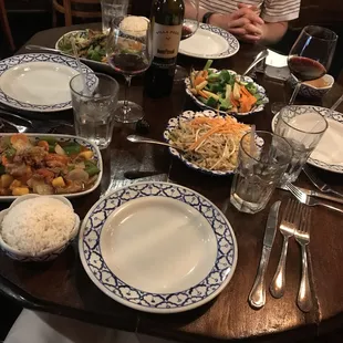 Thai spicy mango sauce with pork, Thai basil sauce with pork, Rama garden, Paad Thai.