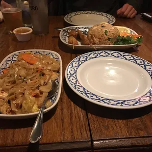 chicken wings and fried chicken, food