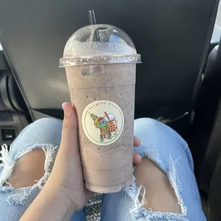 This place is so beautiful I got the Oreo slushy it is so delicious and it is child friendly the best place to hang out with friends