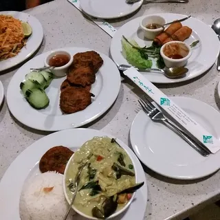 Pad Thai spring rolls combo (2rolls)