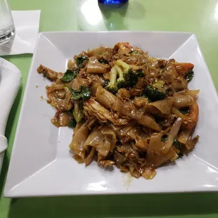 Basil noodles with chicken