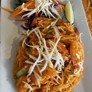 Shrimp pad thai