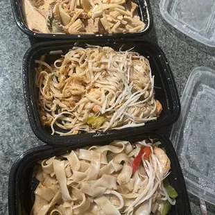 Drunken Noodles and Curry dishes with no flavor