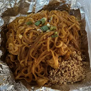 Pad Thai (I held the bean sprouts)