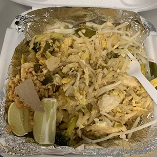 Pad Thai w chicken add broccoli