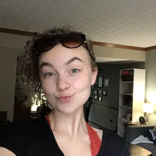 Ella R.