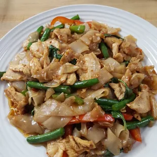 Pad kee mao