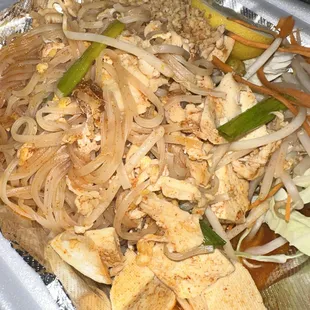 Pad Thai w/ Chicken