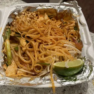 Chicken pad Thai