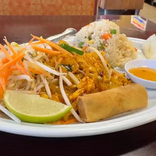 Chicken Pad Thai Lunch