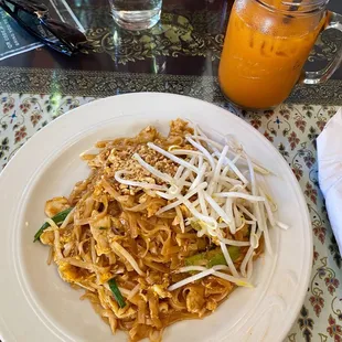 Chicken Pad Thai + Thai Iced Thai