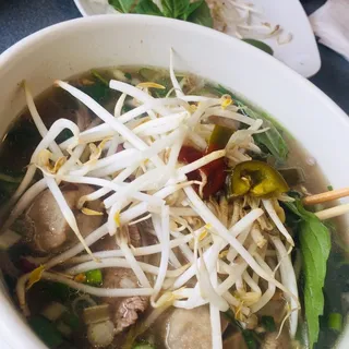 RN12. Beef Combo Noodle Soup