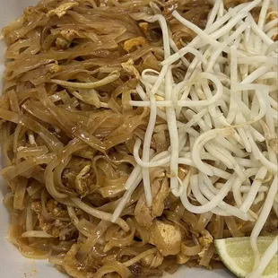 Chicken Pad Thai no peanuts.
