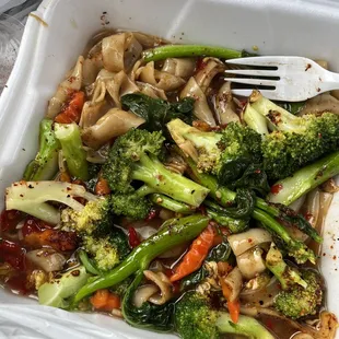 Veggie Ladna - includes American and Chinese broccoli